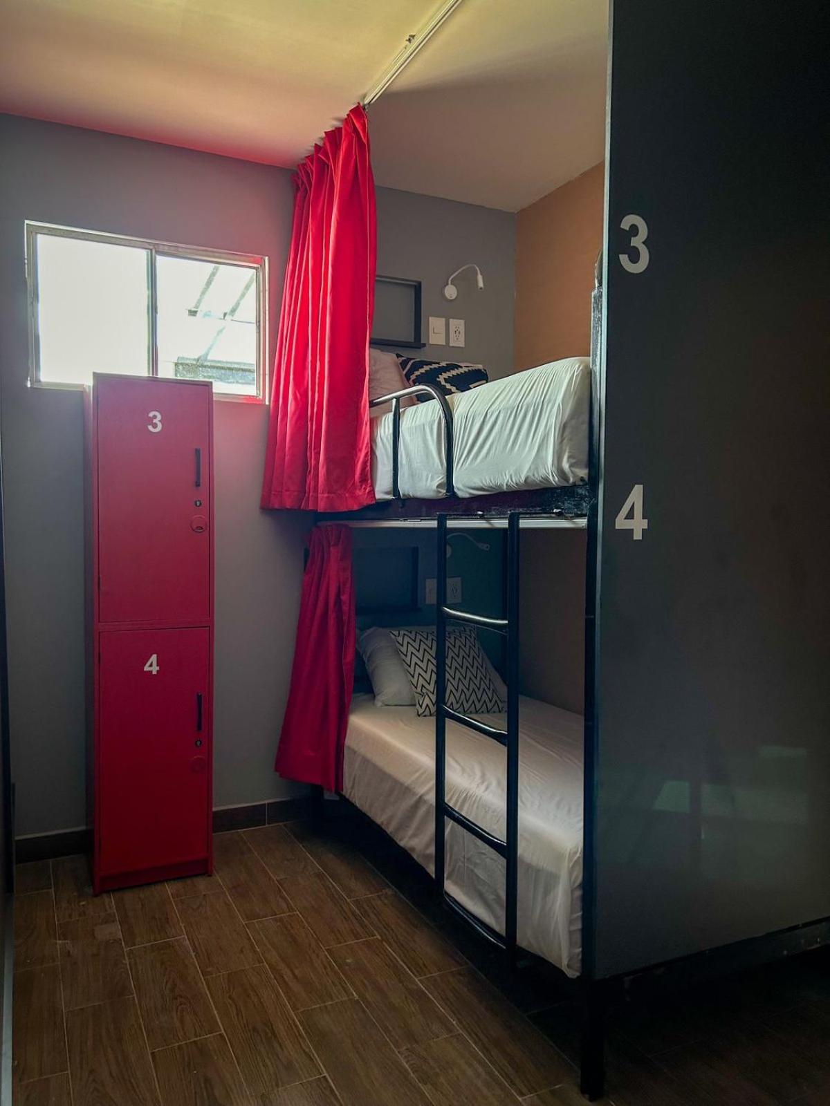 Spartacus Hostel Boutique For Men 푸에르토 발라타 외부 사진