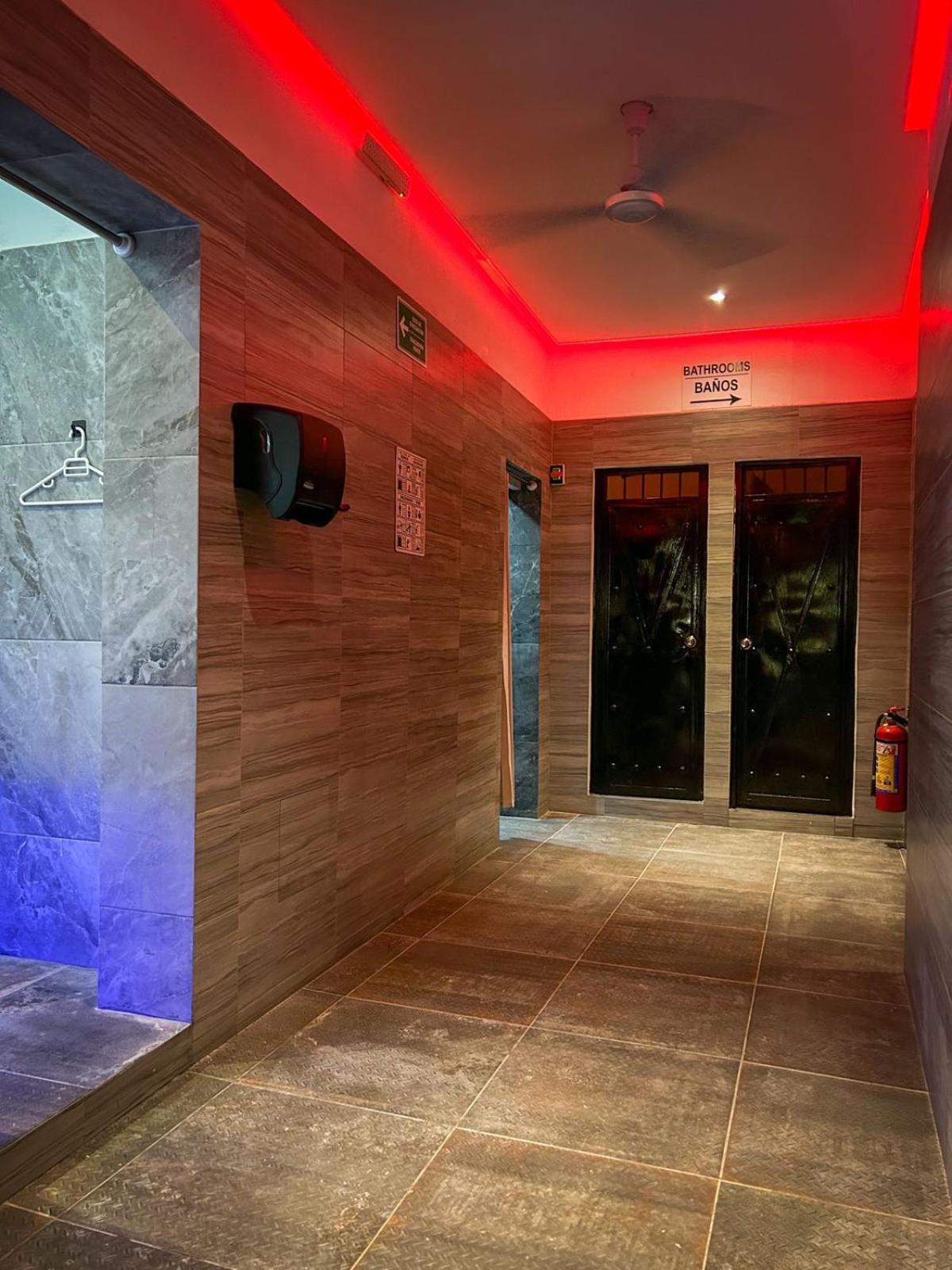 Spartacus Hostel Boutique For Men 푸에르토 발라타 외부 사진