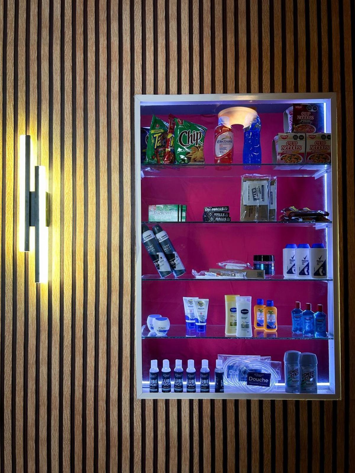 Spartacus Hostel Boutique For Men 푸에르토 발라타 외부 사진