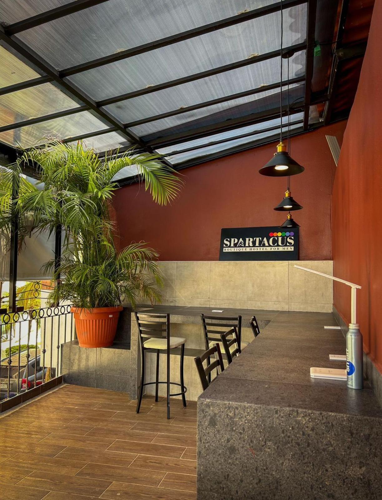 Spartacus Hostel Boutique For Men 푸에르토 발라타 외부 사진